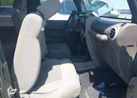 2008 Jeep Wrangler Sahara z USA, uszkodzony, nr VIN 1J4FA54108L594083